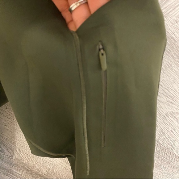 NIKE | GO Women's Firm-Support High-Waisted 7/8 Leggings with Pockets XS KHAKI - Picture 7 of 16